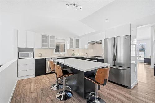 1061 Scurfield Blvd, Winnipeg, MB 