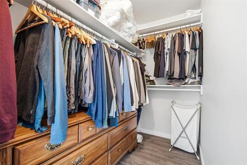 1061 Scurfield Blvd, Winnipeg, MB 