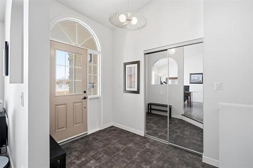 1061 Scurfield Blvd, Winnipeg, MB 