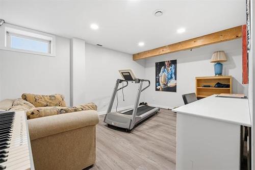 1061 Scurfield Blvd, Winnipeg, MB 