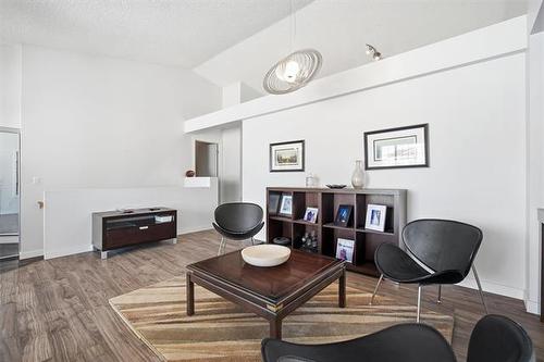 1061 Scurfield Blvd, Winnipeg, MB 