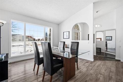 1061 Scurfield Blvd, Winnipeg, MB 