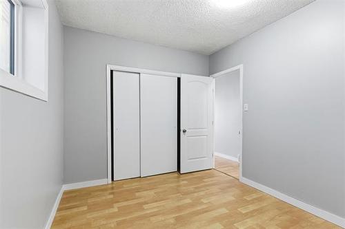 909 Ingersoll St, Winnipeg, MB 