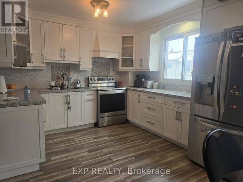 44 - 700 Harmony Road N, Oshawa, ON - Indoor Photo Showing Kitchen