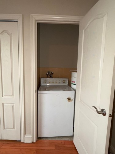 Salle de lavage - 8-3251 Av. Van Horne, Montréal (Côte-Des-Neiges/Notre-Dame-De-Grâce), QC - Indoor Photo Showing Laundry Room