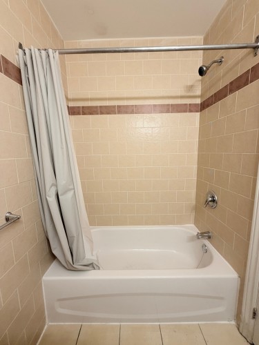 Bathroom - 3-3251 Av. Van Horne, Montréal (Côte-Des-Neiges/Notre-Dame-De-Grâce), QC - Indoor Photo Showing Bathroom