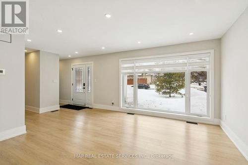 260 Hillside Drive, Mississauga, ON - Indoor