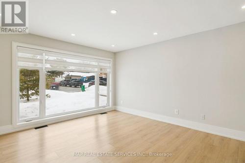 260 Hillside Drive, Mississauga, ON - Indoor Photo Showing Other Room