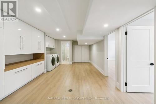 260 Hillside Drive, Mississauga, ON - Indoor Photo Showing Laundry Room