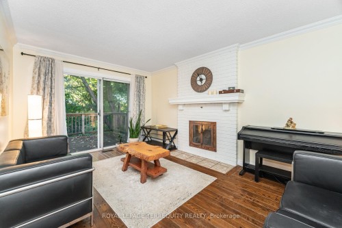 4085 Wheelwright Crescent, Mississauga, ON - Indoor Photo Showing Living Room With Fireplace