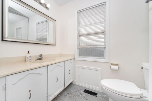 4085 Wheelwright Crescent, Mississauga, ON - Indoor Photo Showing Bathroom