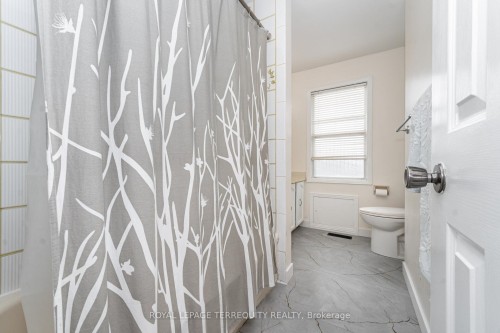 4085 Wheelwright Crescent, Mississauga, ON - Indoor Photo Showing Bathroom