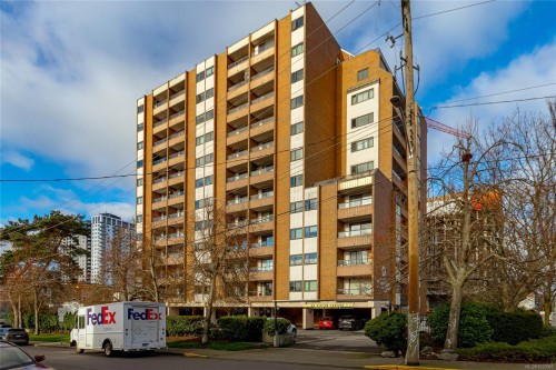 905-1630 Quadra St  Victoria, BC V8W 3J5