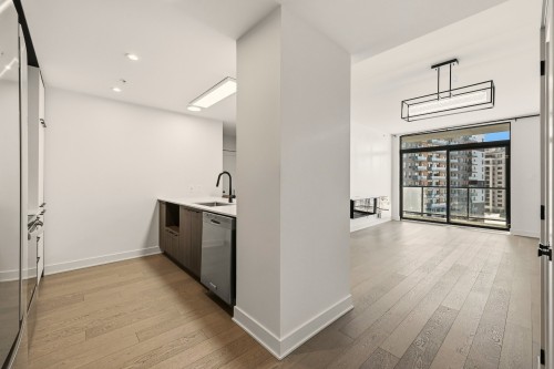 Overall view - 801-3500 Boul. St-Elzear O., Laval (Chomedey), QC - Indoor