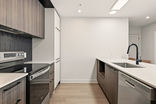 Kitchen - 801-3500 Boul. St-Elzear O., Laval (Chomedey), QC - Indoor Photo Showing Kitchen