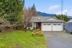 203 Greendale Rd  Lake Cowichan, BC V0R 2G0