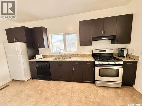320 Herbert Avenue, Herbert, SK - Indoor Photo Showing Kitchen