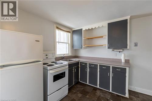 29 Mcnaughton Street, Cambridge, ON - Indoor Photo Showing Kitchen