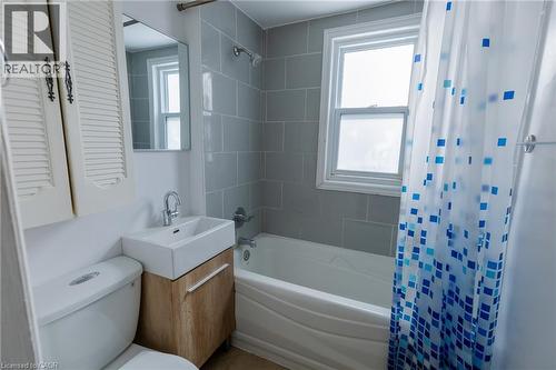 29 Mcnaughton Street, Cambridge, ON - Indoor Photo Showing Bathroom