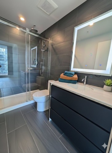 Salle de bains attenante à la CCP - 2205-1020 Rue De La Montagne, Montréal (Ville-Marie), QC - Indoor Photo Showing Bathroom