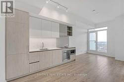 2701 - 1000 PORTAGE PARKWAY  Vaughan, ON L4K 0L1