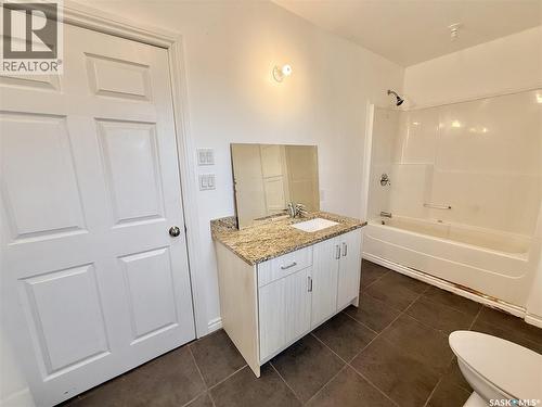 532 Leonard Street, Herbert, SK - Indoor Photo Showing Bathroom