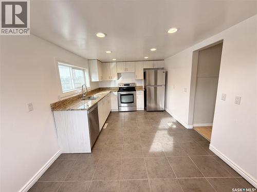 532 Leonard Street, Herbert, SK - Indoor Photo Showing Kitchen