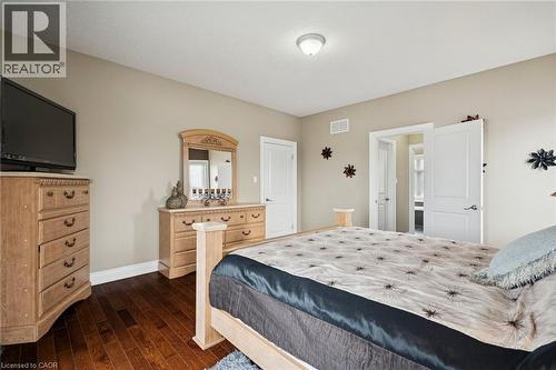 10 Brolley Crescent, Thornton, ON - Indoor Photo Showing Bedroom