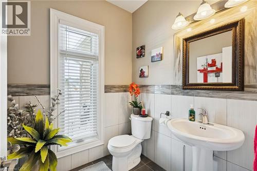 10 Brolley Crescent, Thornton, ON - Indoor Photo Showing Bathroom