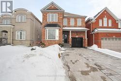 11 BLUFFMEADOW STREET  Brampton, ON L6P 3K3