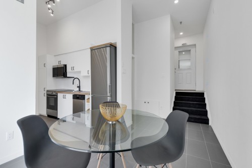 Cuisine - 501-869 Av. Viger E., Montréal (Ville-Marie), QC - Indoor Photo Showing Dining Room