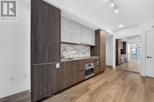 5601 - 8 Interchange Way, Vaughan, ON - Indoor