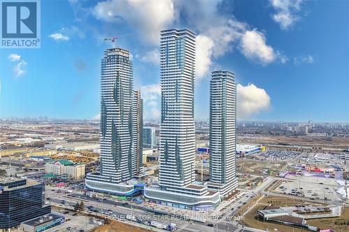 5601 - 8 Interchange Way, Vaughan, ON - Outdoor