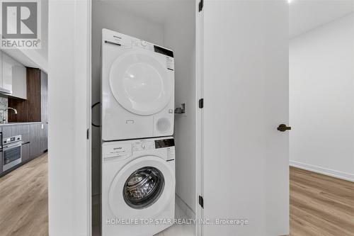 5601 - 8 Interchange Way, Vaughan, ON - Indoor Photo Showing Laundry Room