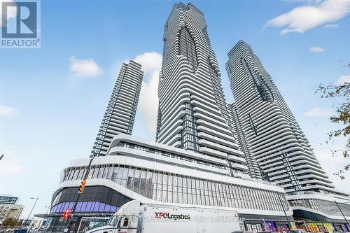 5601 - 8 Interchange Way, Vaughan, ON - Outdoor With Facade