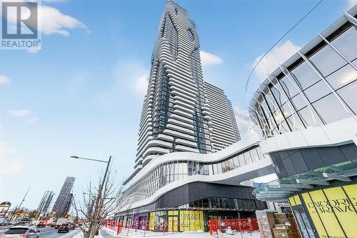 5601 - 8 Interchange Way, Vaughan, ON - Outdoor