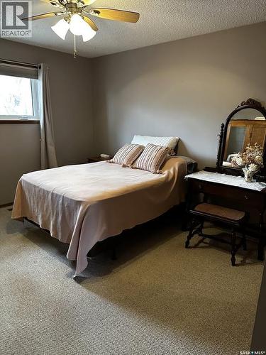 797 4Th Street W, Shaunavon, SK - Indoor Photo Showing Bedroom