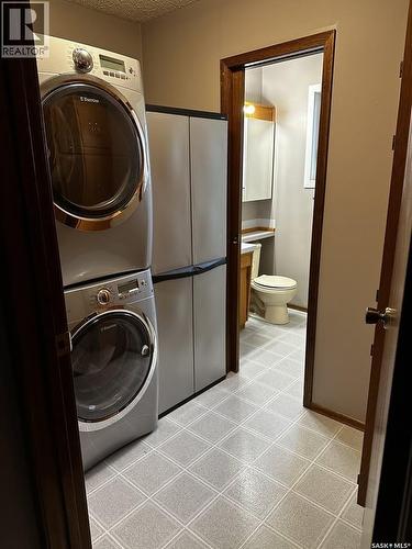 797 4Th Street W, Shaunavon, SK - Indoor Photo Showing Laundry Room