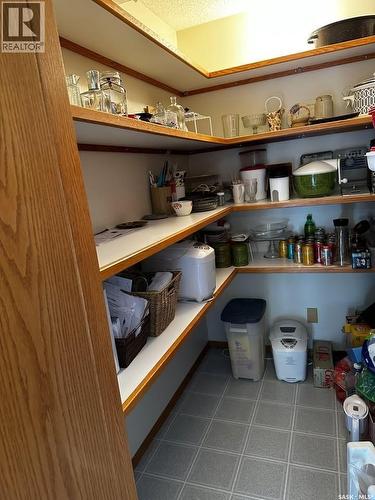 797 4Th Street W, Shaunavon, SK - Indoor