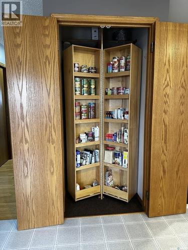 797 4Th Street W, Shaunavon, SK - Indoor