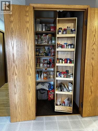 797 4Th Street W, Shaunavon, SK - Indoor