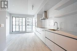 1806 - 2221 YONGE STREET  Toronto, ON M4S 2B4