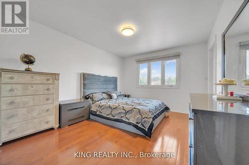 2606 Ambercroft Trail, Mississauga, ON - Indoor Photo Showing Bedroom