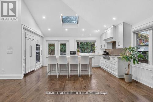 1188 Fair Birch Drive, Mississauga, ON - Indoor Photo Showing Kitchen With Upgraded Kitchen