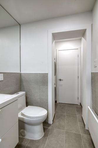 Salle de bains - 107-4557 Rue Sherbrooke O., Westmount, QC - Indoor Photo Showing Bathroom