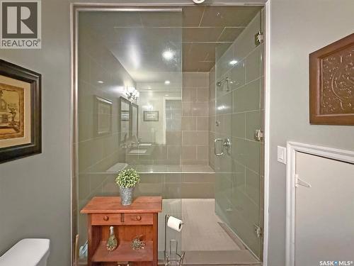 225 11Th Avenue, Swift Current, SK - Indoor Photo Showing Bathroom