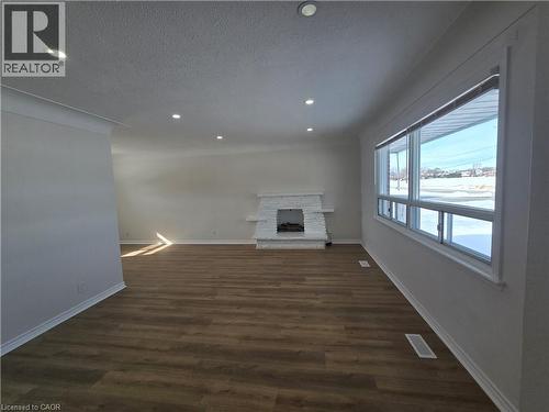 8199 Twenty Road E, Hamilton, ON - Indoor Photo Showing Other Room