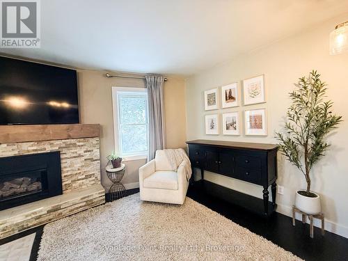 331 Morrison Road, Kitchener, ON - Indoor Photo Showing Living Room With Fireplace