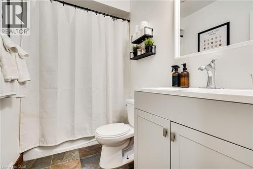 187 Oak Avenue, Hamilton, ON - Indoor Photo Showing Bathroom