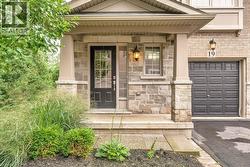 Very Private End Unit Location - 